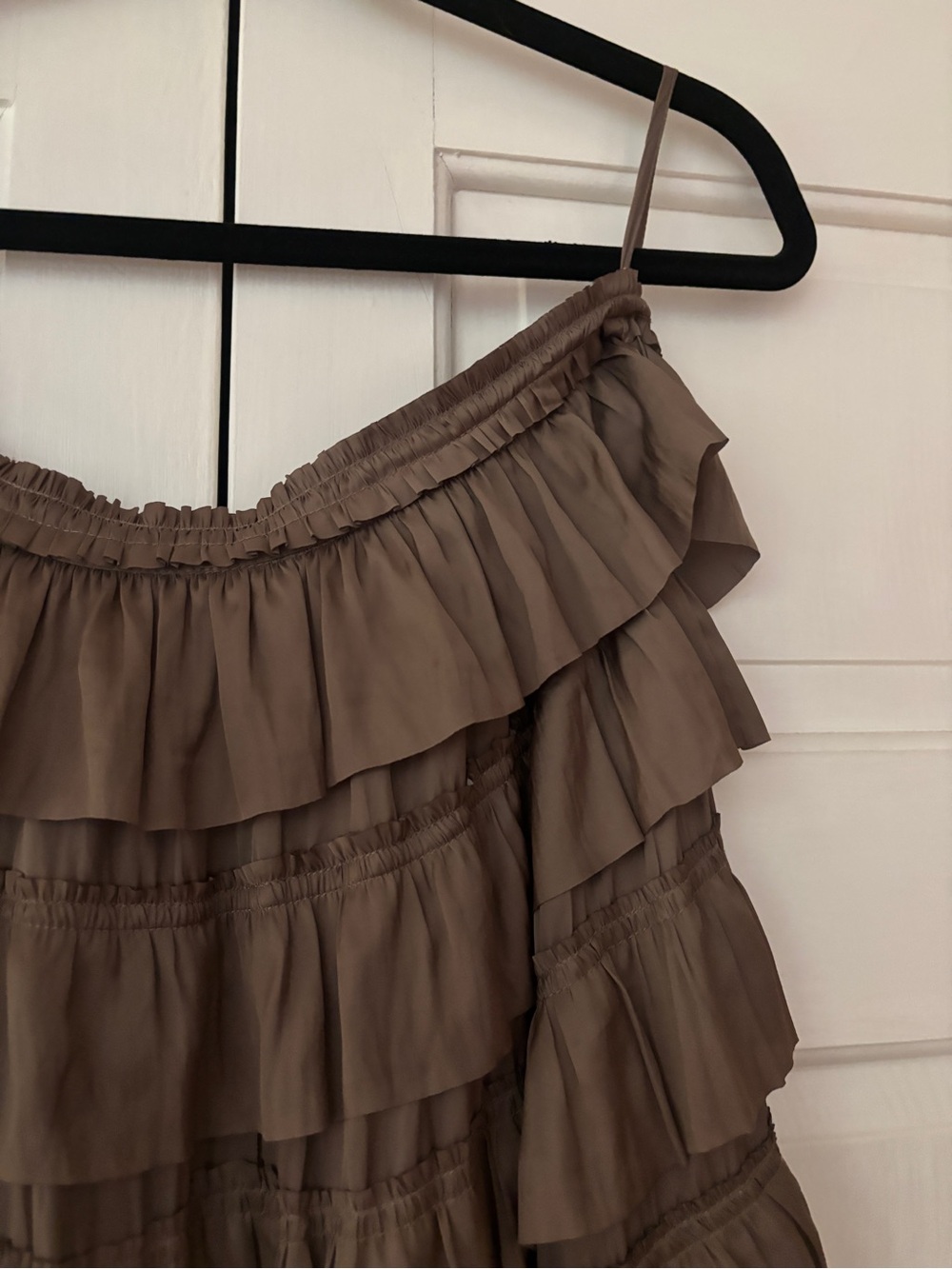 Ulla Johnson Mari Plissé Satin Midi Skirt Mica Taupe Pleated Tiers Ruffle Size 6 - Picture 13 of 16